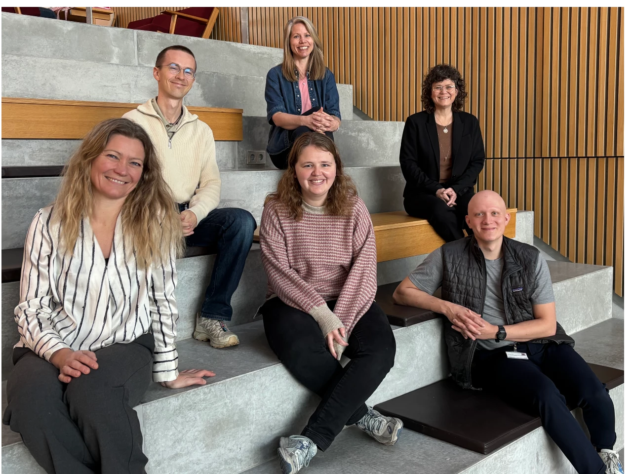 Forskerteamet i AmbuFlex: Fra toppen ses Liv Schougaard, Simon Sønderbo Nielsen, Regine Grytnes, Birgith Engelst Grove, Kathrine Carlson og Jonas Schrøder